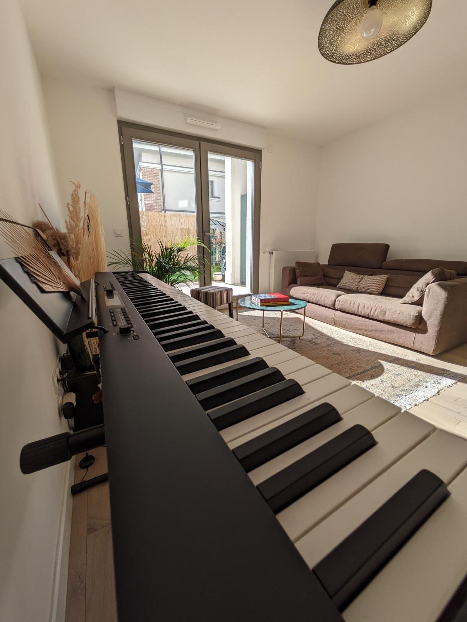 Apartment De Standing Avec Jardin Clamart