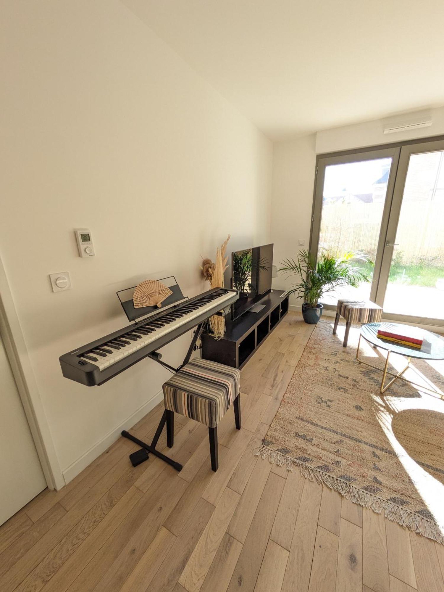 Apartment De Standing Avec Jardin Clamart