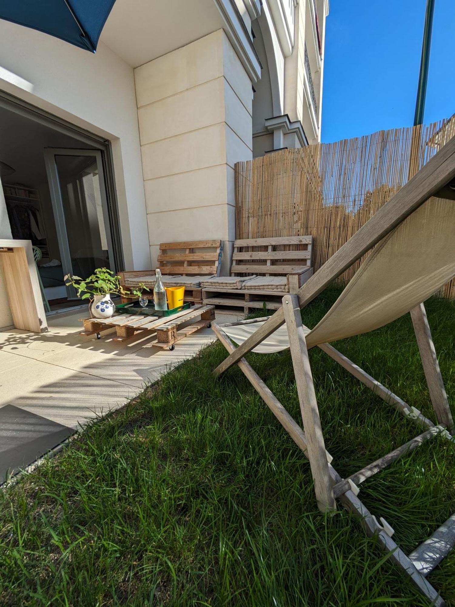 Apartment De Standing Avec Jardin Clamart